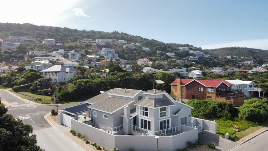 4 Bedroom Property for Sale in Outeniqua Strand Western Cape